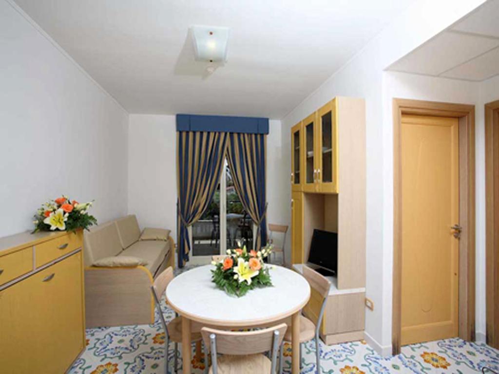 Club Residence La Castellana Mare Belvedere Marittimo Rum bild